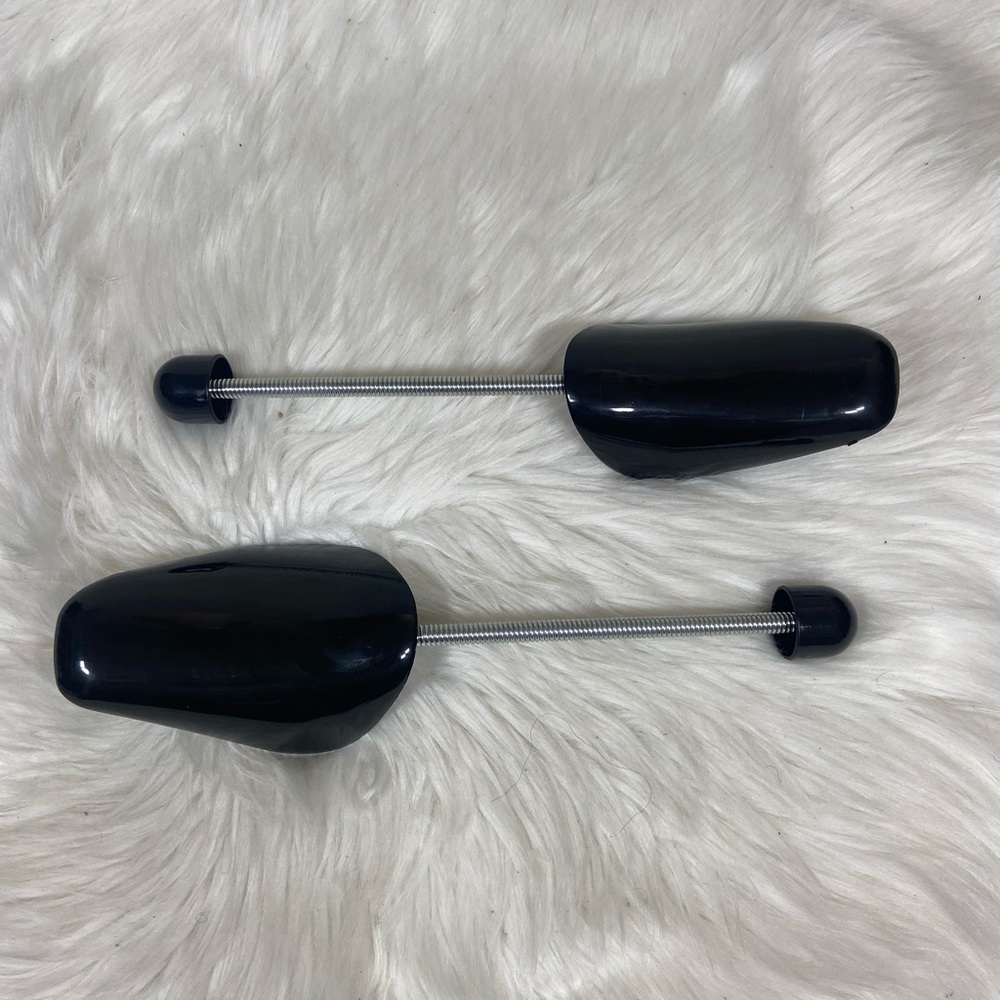 (2 pairs) Large shoe trees fits mens size 7+ womens size 8.5+